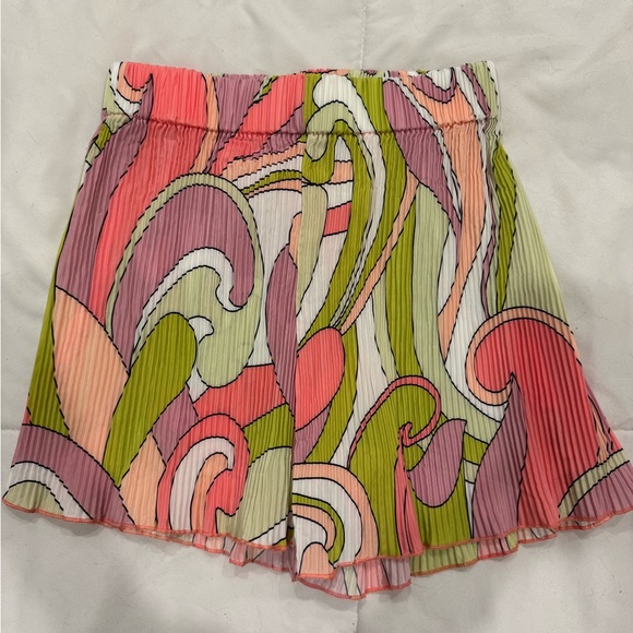 Disco Two Piece Set. Shorts and flare sleeved top with button down - Picture 2 of 2